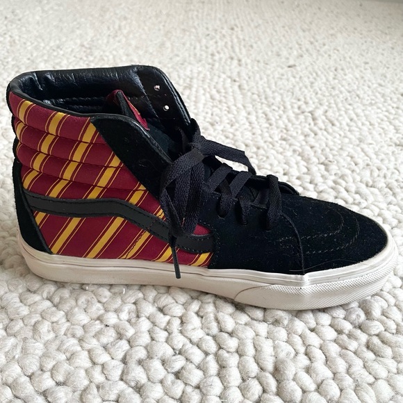 SOLD: Vans x Harry Potter SK8-Hi Gryffendor Sneakers, Men’s US 6.5 - Picture 4 of 11
